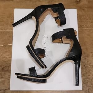 Calvin Klein Vable New Lizard Cow Silk Stilletto Platform Heel Black Leather 9.5